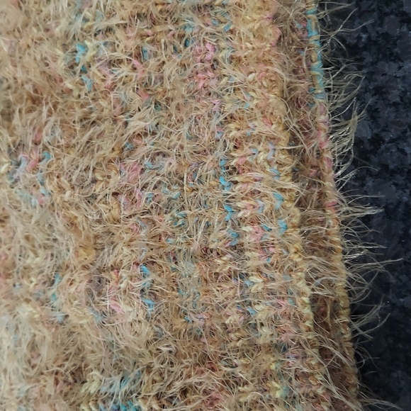 L'ayard XL Fuzzy Crewneck Sweater - Picture 4 of 6